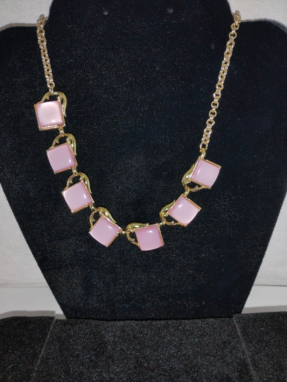 Gold-Tone Necklace with Pink Square Cabochons - Picture 3 of 5